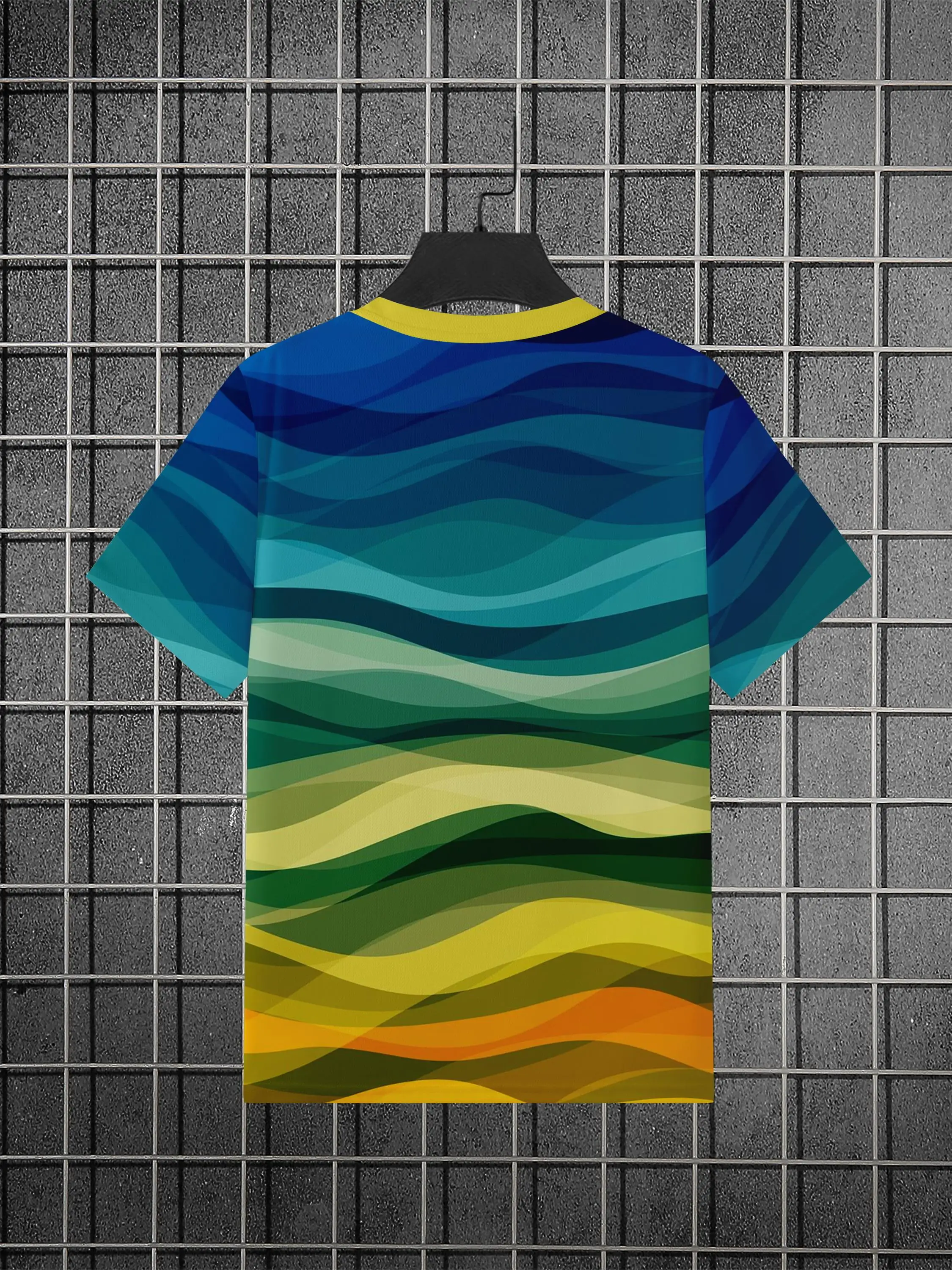 Men Sports Short Sleeve T-shirt High Elastic Quick Dry Gradient Wavy Stripe Print Breathable Outdoor Workout Top