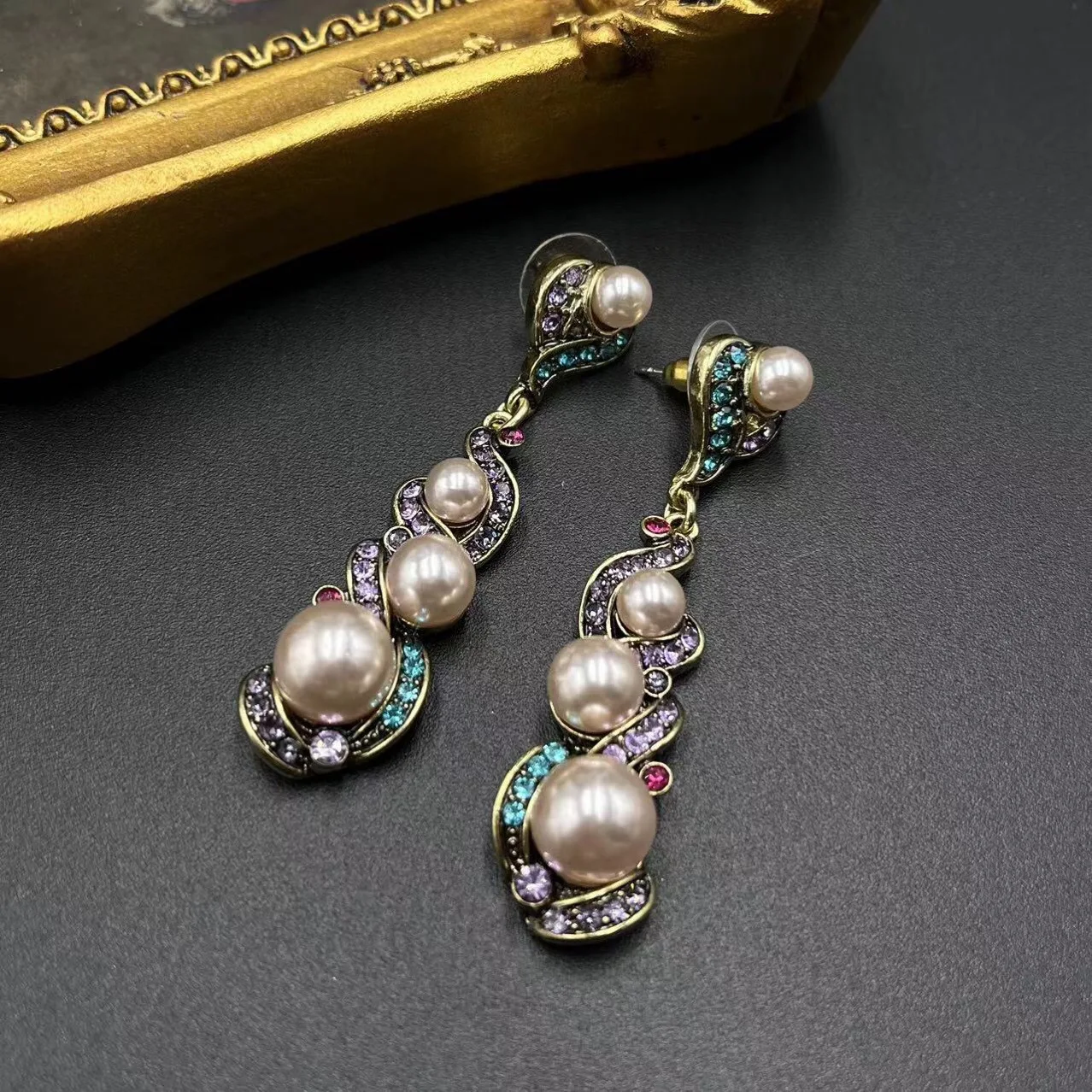 

Jewelry Decoration Women Earring New Retro Colored Pearls with Artistic Diamond Inlay Lady's Gifts Exquisite Elegant Boutique