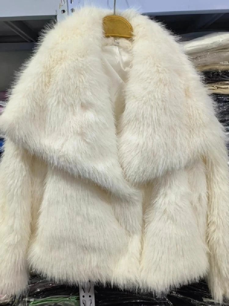 معطف شعر نسائي جديد من Orth Fur Jaet عالي الجودة محاكاة للشباب أنبوب مستقيم طويل Sve k زر Street Sle