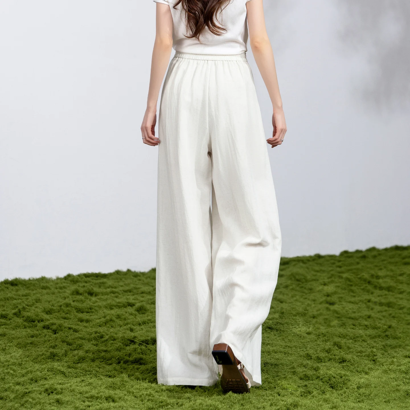 SENTUBILA Minimalist Wide Leg Pant for Women White Elastic Waist Detachable Bohemian Print Scarf Loose Casual Trousers 162KD3888