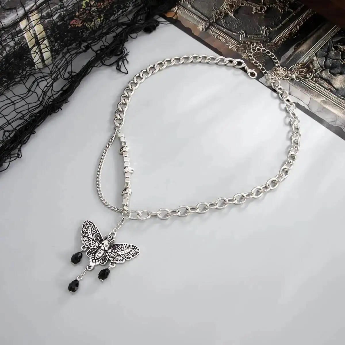 PuRui القوطية الأسود كريستال الجمجمة العثة فراشة شرابة قلادة قلادة الإبداعية الشرير الفضة اللون المعادن سلسلة الترقوة مجوهرات