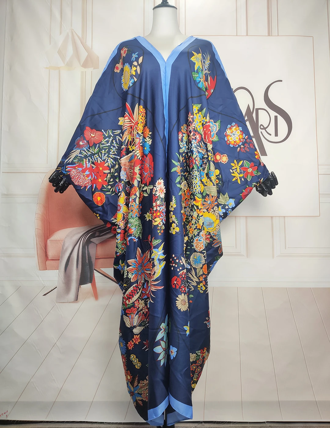 

Kuwait Fashion Muslim Lady Boho Silk Printed V-Neck Long kaftan Dress African Women Summer Beach Party Abaya For Holiday