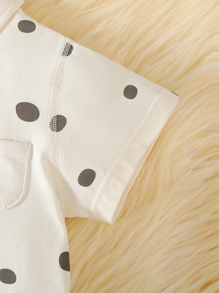 بدلة قفز صيفية جديدة للأطفال الأولاد بأكمام قصيرة موديل 2026 منقطة مشمش ملابس رجالية عصرية وأنيقة باللون الأسود اللطيف