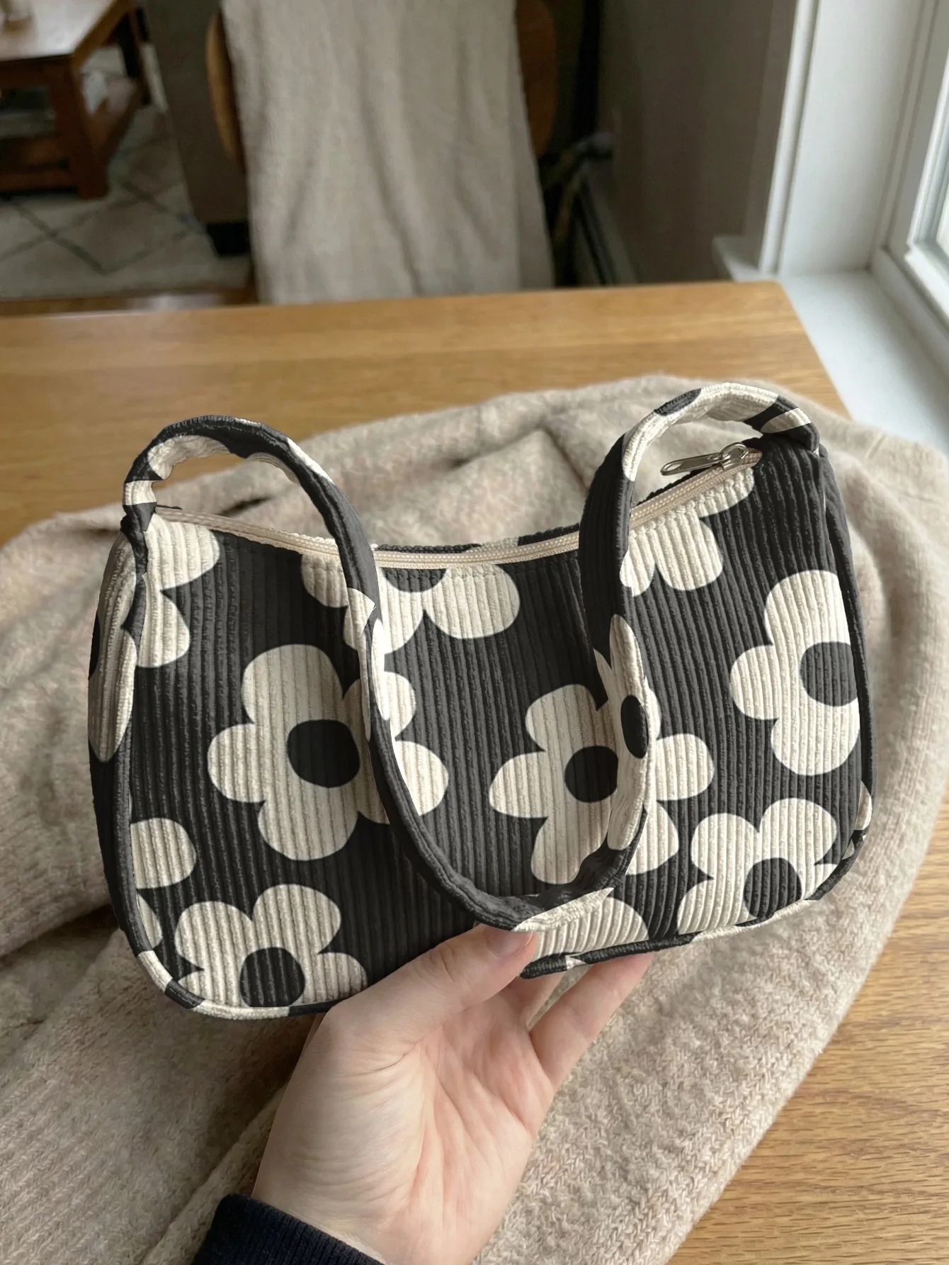 Trendy White Flower Print Shoulder Bag, Black Corduroy Underarm Bag for Daily Casual Use