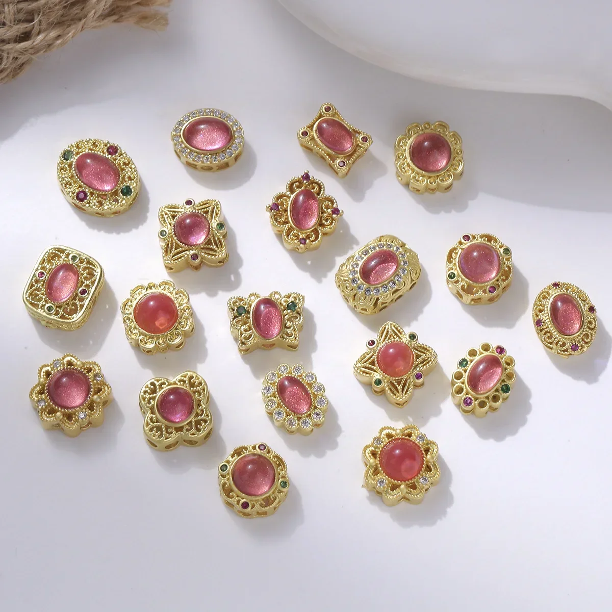 5 Pieces of Copper Gold-plated Pink Cat's Eye Spacer Beads DIY Pearl Bracelet Necklace Hand String Jewelry Accessories Wholesale
