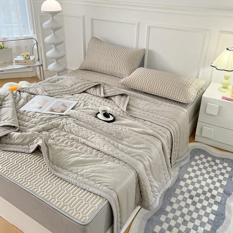 set-di-biancheria-da-letto-in-lattice-e-seta-ghiaccio-classe-a-tre-pezzi-copripiumino-estivo-rinfrescante-design-pieghevole-piumino-universale-per-tutte-le-stagioni