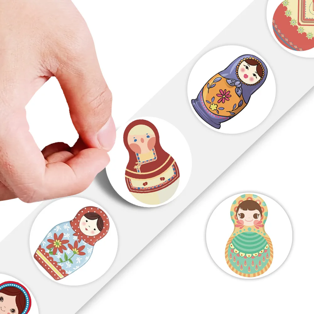 500 Stück/Rolle Niedliche Matroschka-Puppen Aufkleber mit Nationalen Elementen zur Dekoration von Koffern, Scrapbooking, Motorrädern, Laptops und Schreibwaren