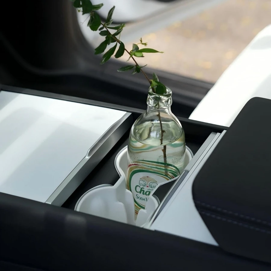 Weiße Mittelkonsolen-Organizer-Ablagen für Tesla Model 3 Highland & Model Y Juniper 2025-2026 2027 Rutschfeste Ladeunterlage Getränkehalter – Detail 9