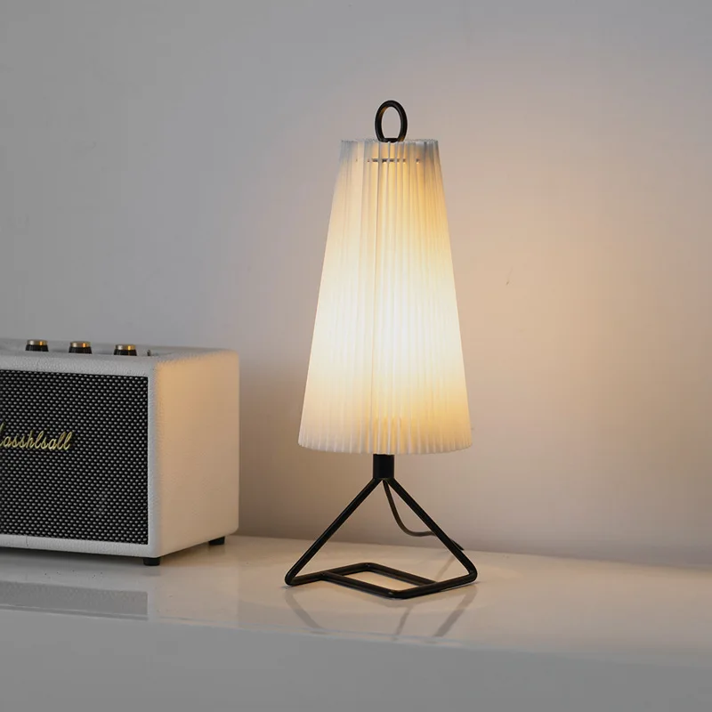 

Japanese medieval desk lamp study bedroom bedside pleated ins decorative lamp homestay retro desk lamp