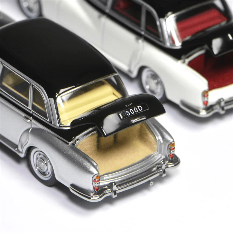 GFCC 1:64 300D متحف أسود فضي / أبيض دييكاست نموذج سيارة #3