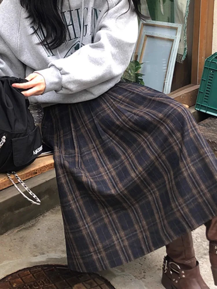 Navy Blue Plaid Retro Woolen Skirt For Women In Autumn And Winter, High Waisted A-Line Large Swing Skirt