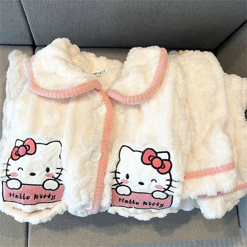 Pijamas HelloKitty dulces y lindos con cuello de muñeca de terciopelo Coral blando a la moda para niñas, conjunto de ropa de hogar para estudiantes cálidos y gruesos de invierno