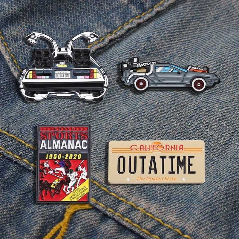 Broche esmaltado de Regreso al futuro, broche Retro de dibujos animados para coche, insignia inspirada en películas de ciencia ficción, regalo para amigos