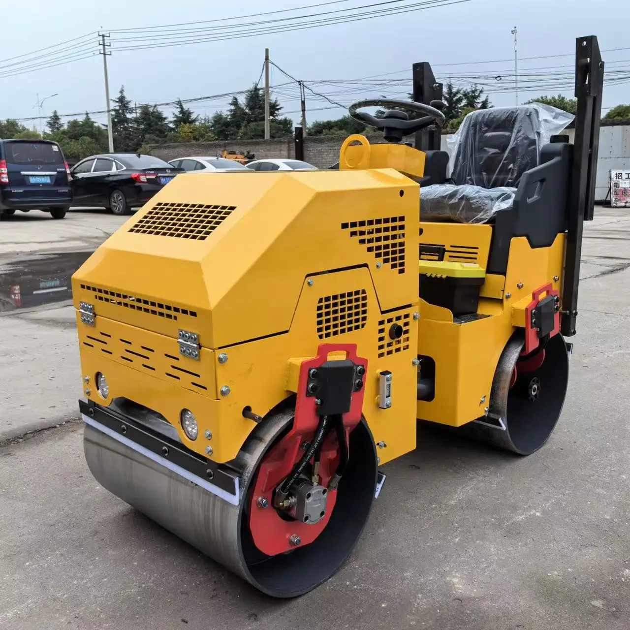

Affordable New 3 Ton Road Roller With Sunshade Vibratory Compactor Deals Mini Small Road Roller Ride on Road Compactor