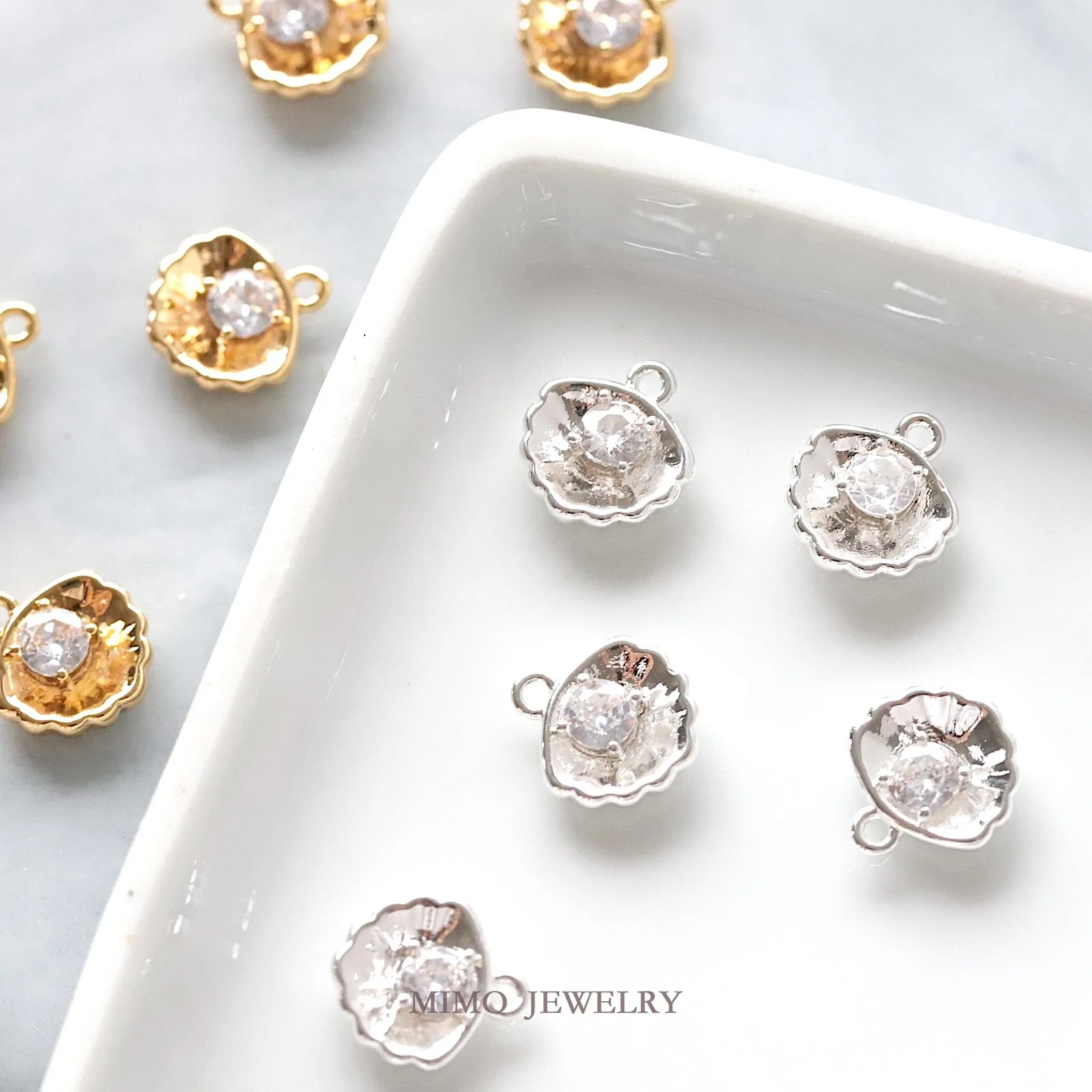 Ins Ocean Wind Round Zircon Scallop Shell Charms Pendant Supplies DIY Hand Brass Gold Plated Accessories 11.2x10mm