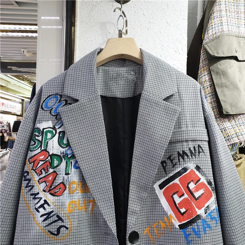 Ropa de calle, chaqueta Blazer a cuadros a la moda para mujer, chaqueta de traje con estampado de grafiti y letras medio largas para primavera, chaqueta informal holgada para mujer