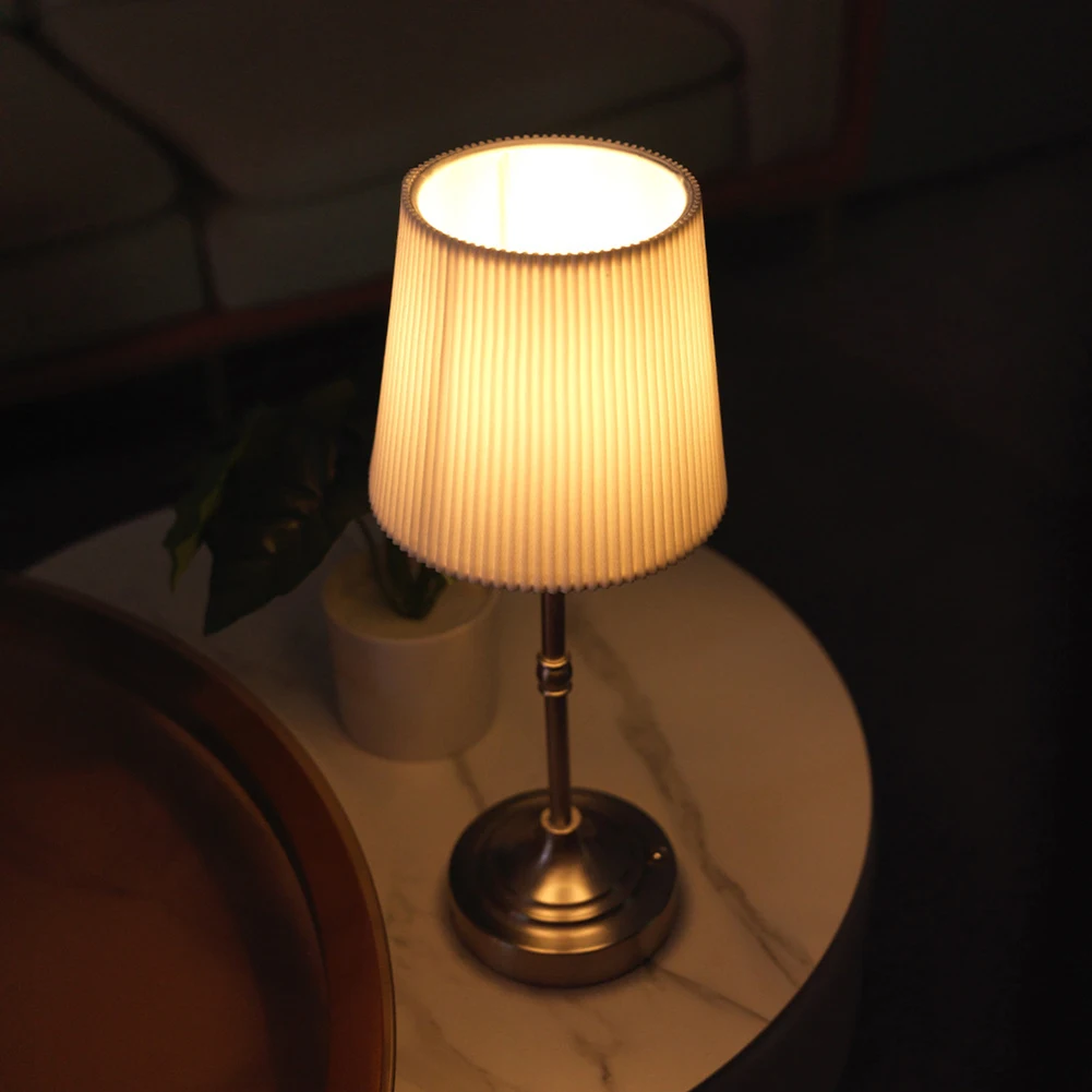 

Cordless LED Metal Table Lamp USB Rechargeable 2200K Warm Light Pleated Decorative Atmosphere Light Portable Cordless Table Lamp