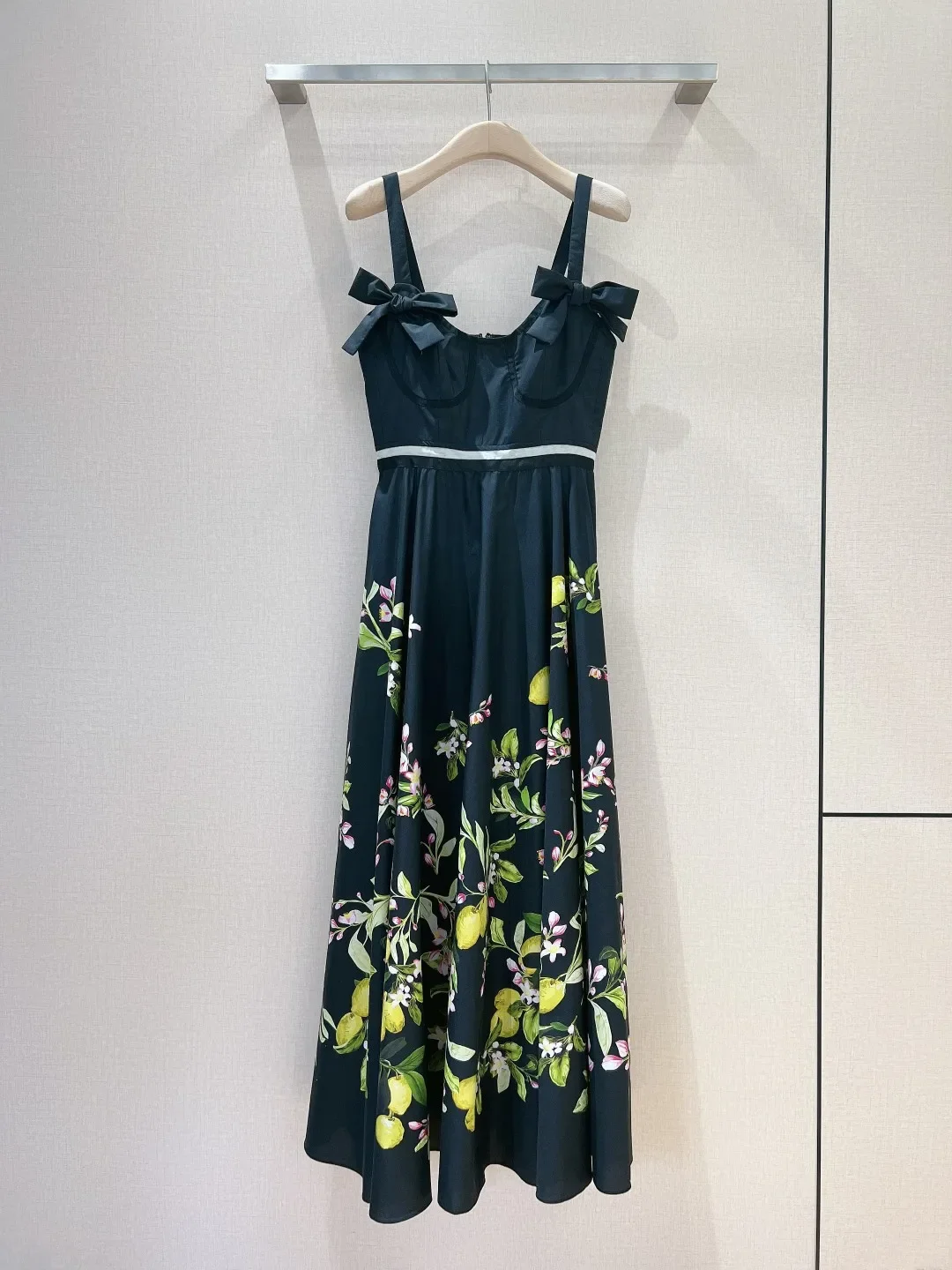 

2024 New Summer Black Lemon Print Cotton Bow Slip Sleeveless Backless A-line Midi Dress for Women