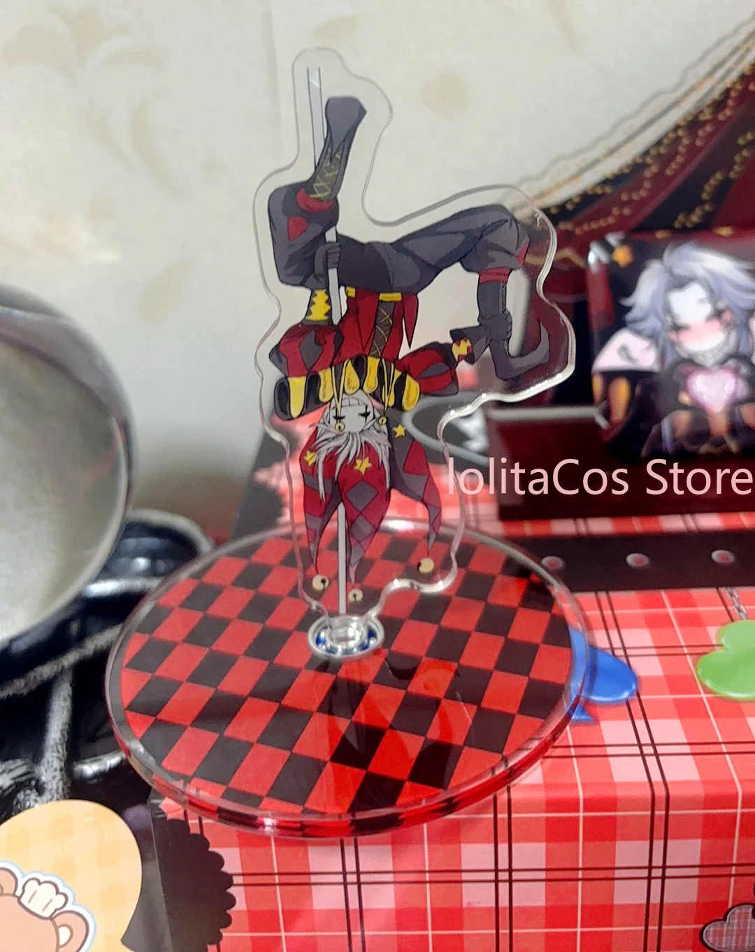 10cm The Freak Circus Pierrot Rotierender Acryl-Standee Anime Desktop-Ornament Cartoon Schlüsselanhänger Taschenanhänger Geschenk Cosplay