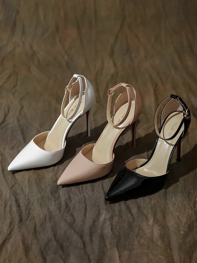 

Новые летние белые профессиональные черные женские туфли на высоком каблуке с пряжкой и ремешком, банкетные непромокаемые одинарные туфли на ногах