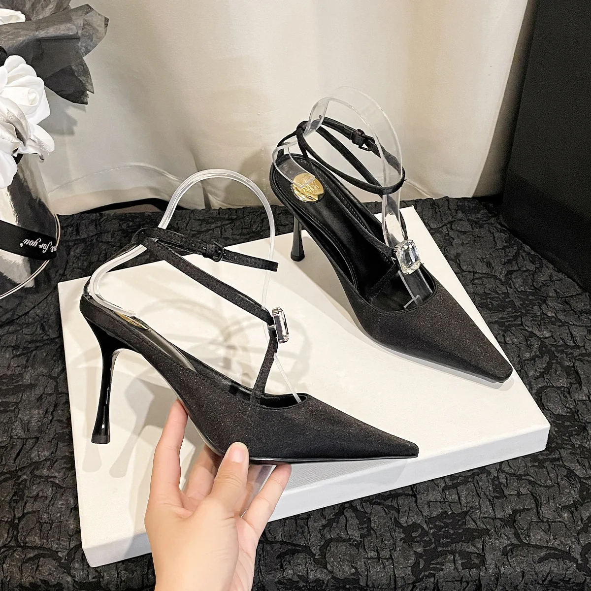 

2025 Spring and Summer New Rhinestone Cross Strap High Heel Thin Heel Bag Head Sandals Rear Empty Women's Shoes