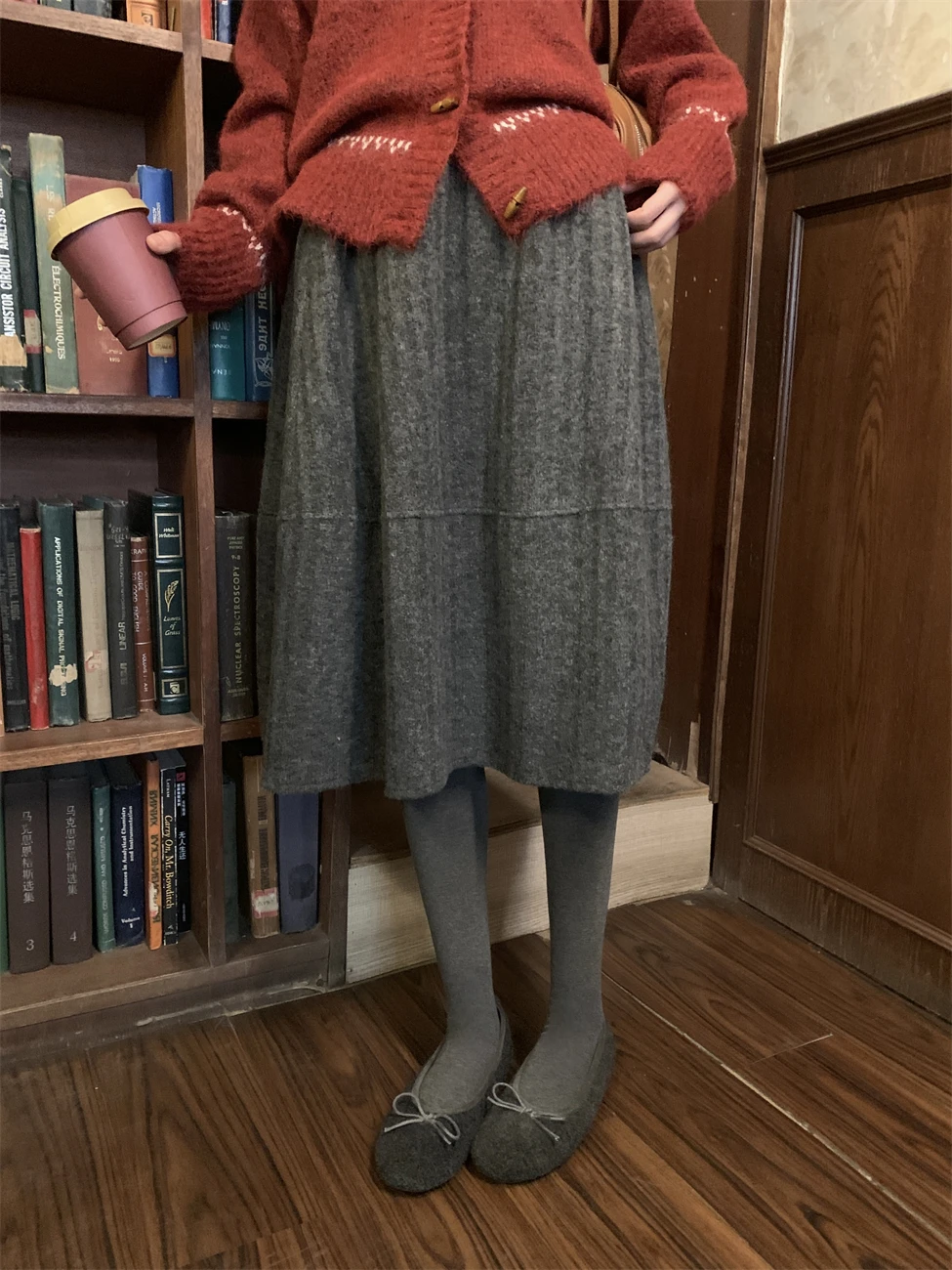 

Новая шерстяная юбка миди с высокой талией, универсальная, осенне-зимняя, во французском стиле, с дизайнерскими вставками, для путешествий и повседневной носки