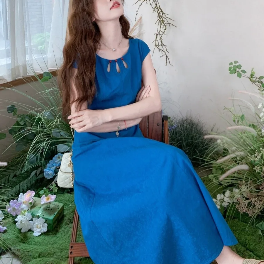 

【New style】Temperament fashionable Klein blue design temperament waist tight dress women's summer French age-reducing high wais