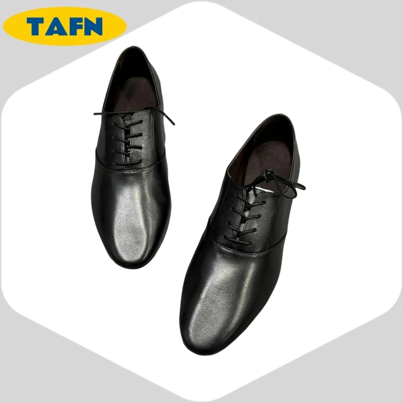 أحذية جلد البقر نسيج متقدم جميل عصري بسيط ومريح 25 موضة جديدة مقاومة للاهتراء AD1804