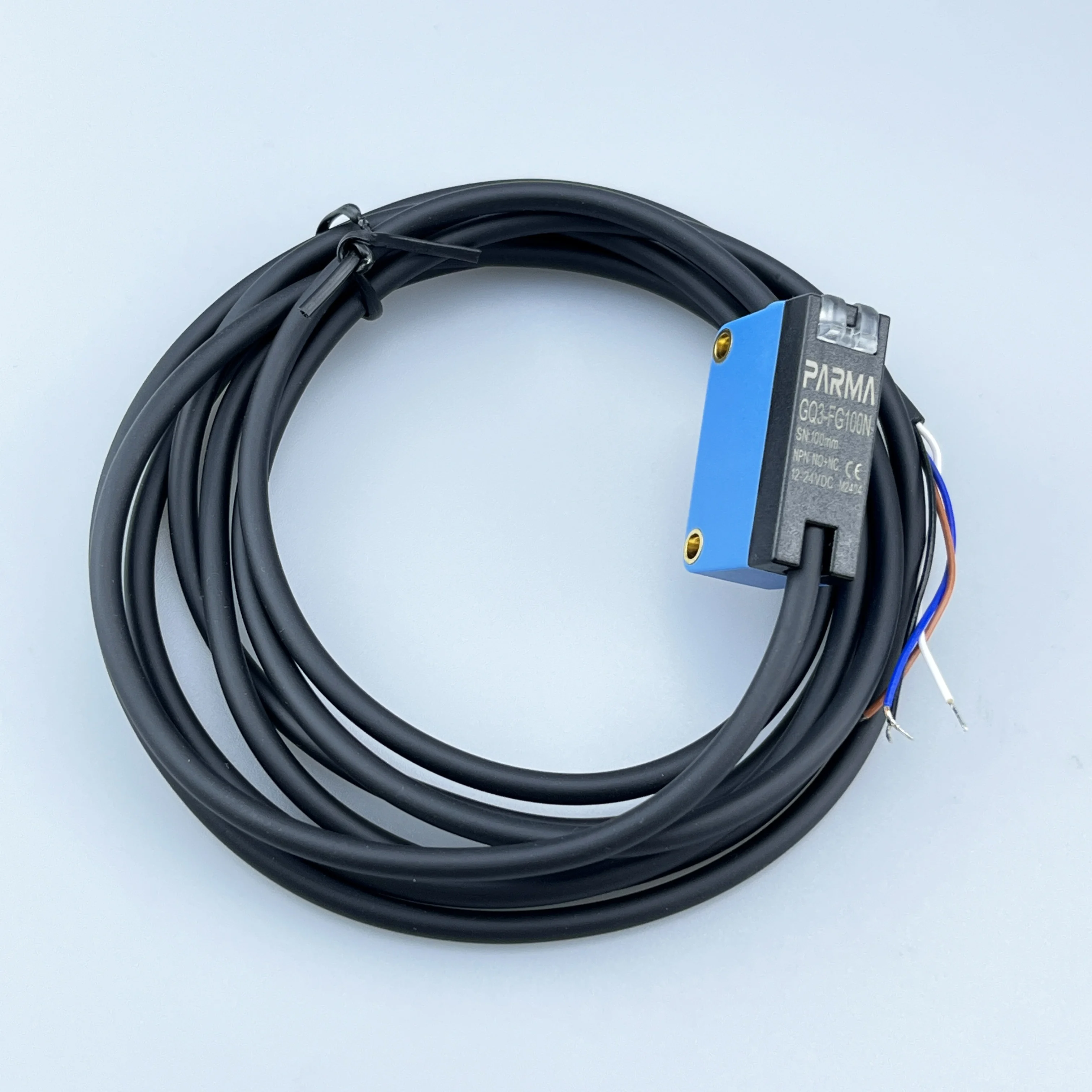 

PioneerDetect Photoelectric sensor visible LED red diffuse reflection D61 detection range of 100mm, Gq3-fg100n