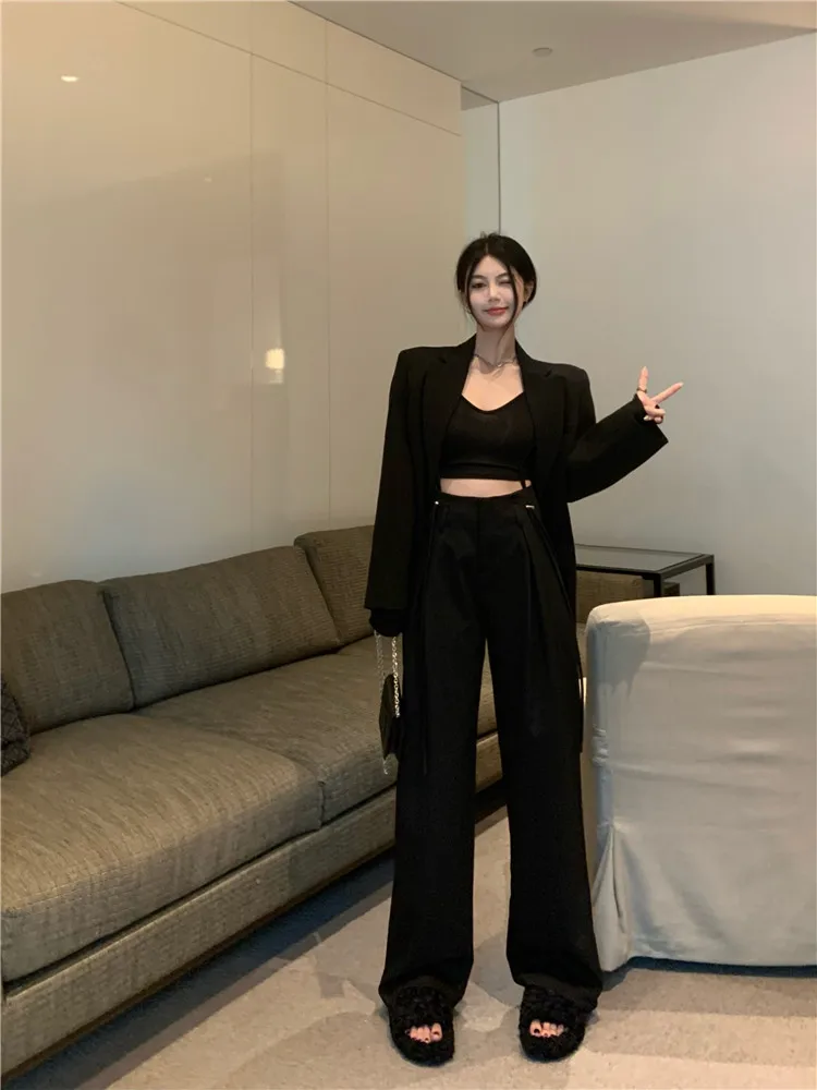 Рисунок 6 - Повседневные брюки на подтяжках