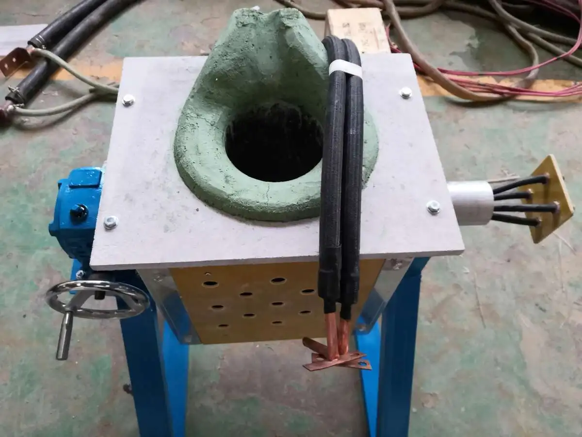 200-500Kg Industrial Hine Medium Frequency Induction Melting Furnace for Sale from Factory Runwo Machine