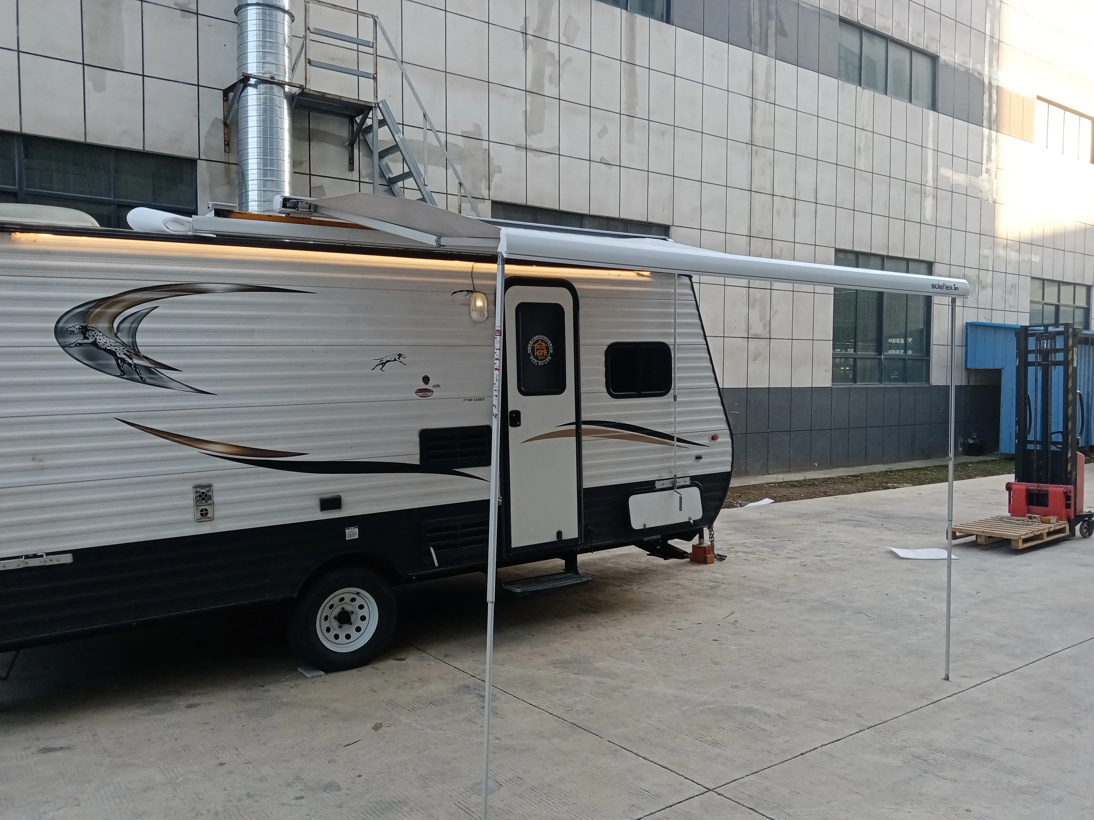 مظلة STLF Soleflex S35 Solar RV ومظلات RV التلسكوبية للمقطورات | تصميم كاسيت كامل مع إطار من سبائك الألومنيوم #5