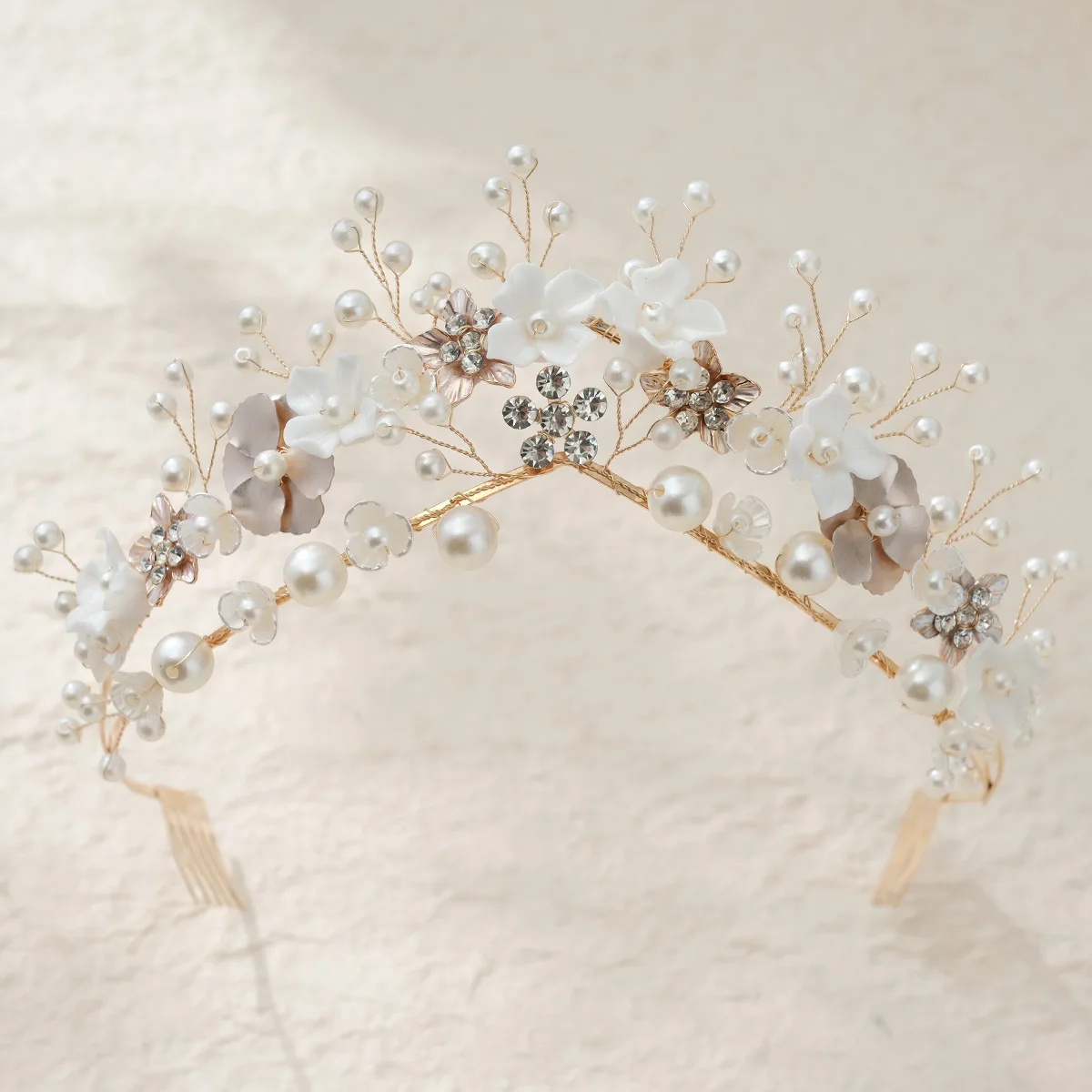 tiara-de-noiva-com-flores-e-perolas-acessorio-de-cabelo-para-casamento-elegante-coroa-de-flores-brancas-joia-para-festas-adorno-de-cabeca-para-mulheres-presente