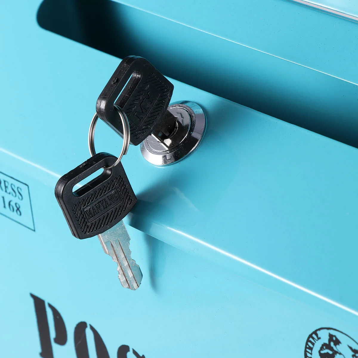 

Durable Blue Iron Post Box Vintage Wall Mounted Mailbox Exquisite Looking Letter Printing Design Home Decor Photo Prop