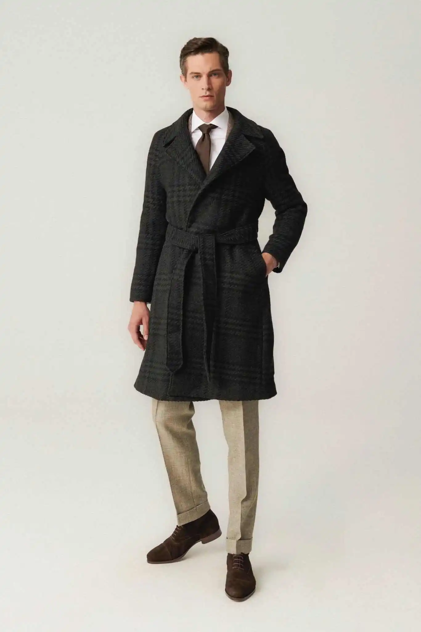 Jas Panjang Pria Motif Kotak-kotak Campuran Wol Musim Gugur Musim Dingin Dengan Sabuk Mantel Kerah Lapel Formal Pakaian Luar Bisnis Buatan Khusus