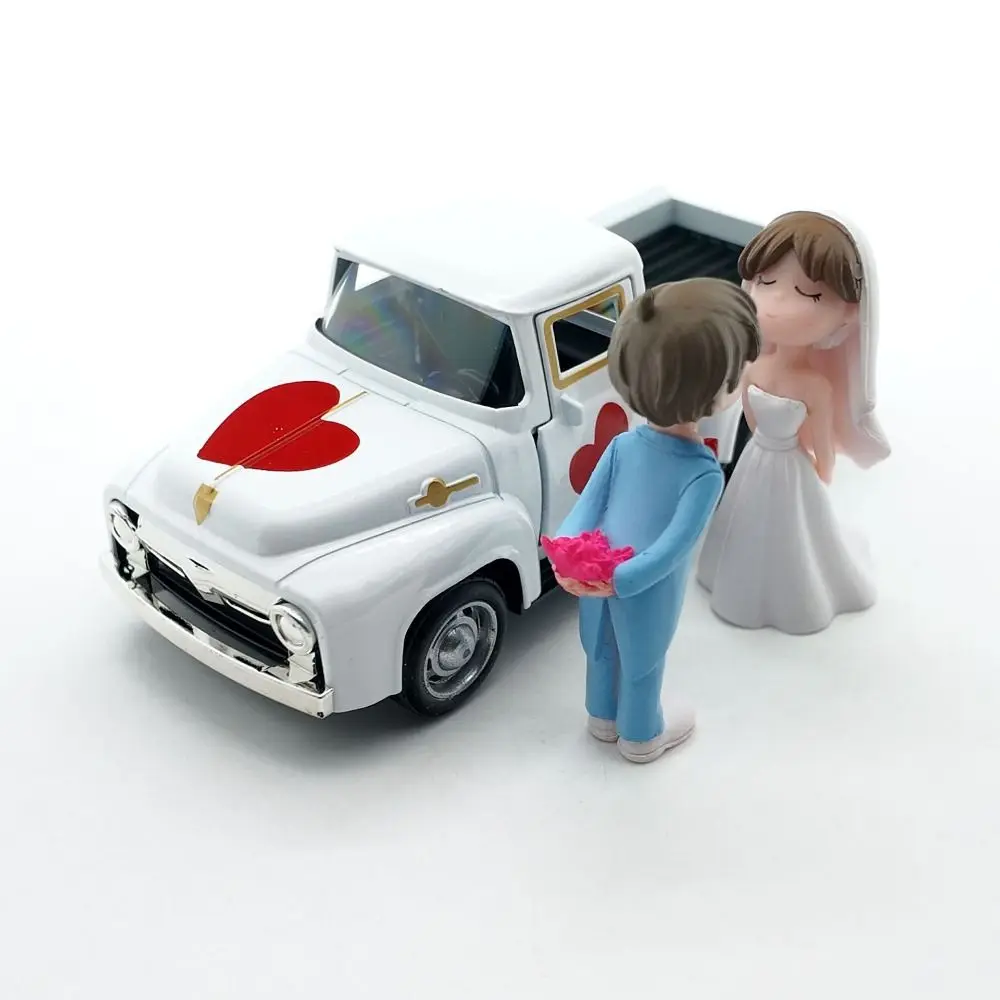 

With Couple Doll Valentine’s Day Truck Decor Heart-Shaped Sensory Toy Mini Car Ornament Statue Crafts Metal Car Miniature Model