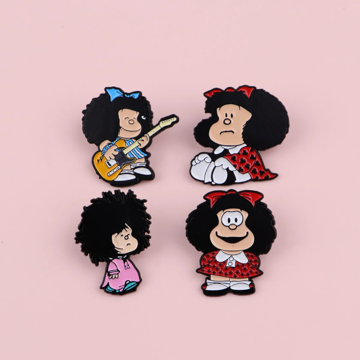 Klassische Cartoon-Mädchen-Emaille-Anstecknadeln, Manga-Anstecknadeln, niedliche Metallabzeichen für Rucksäcke, einzigartiges Geschenk für Freunde, Kleidungszubehör