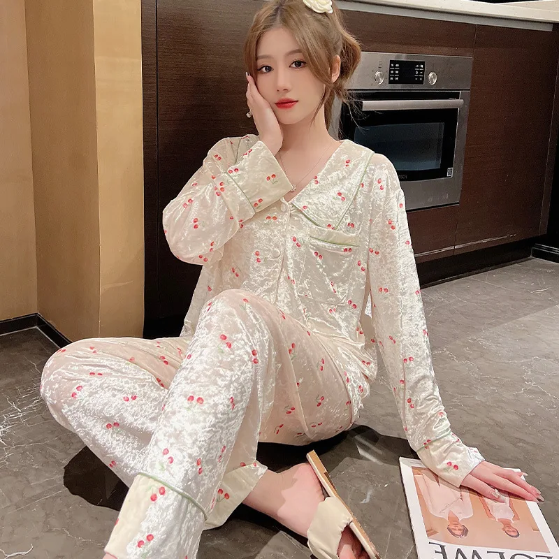 

Sweet Cute Print Strawberry Sleepwear Trouser Suit Loose Women Home Clothes Lounge Wear New Autumn Winter Velvet Pajamas Set