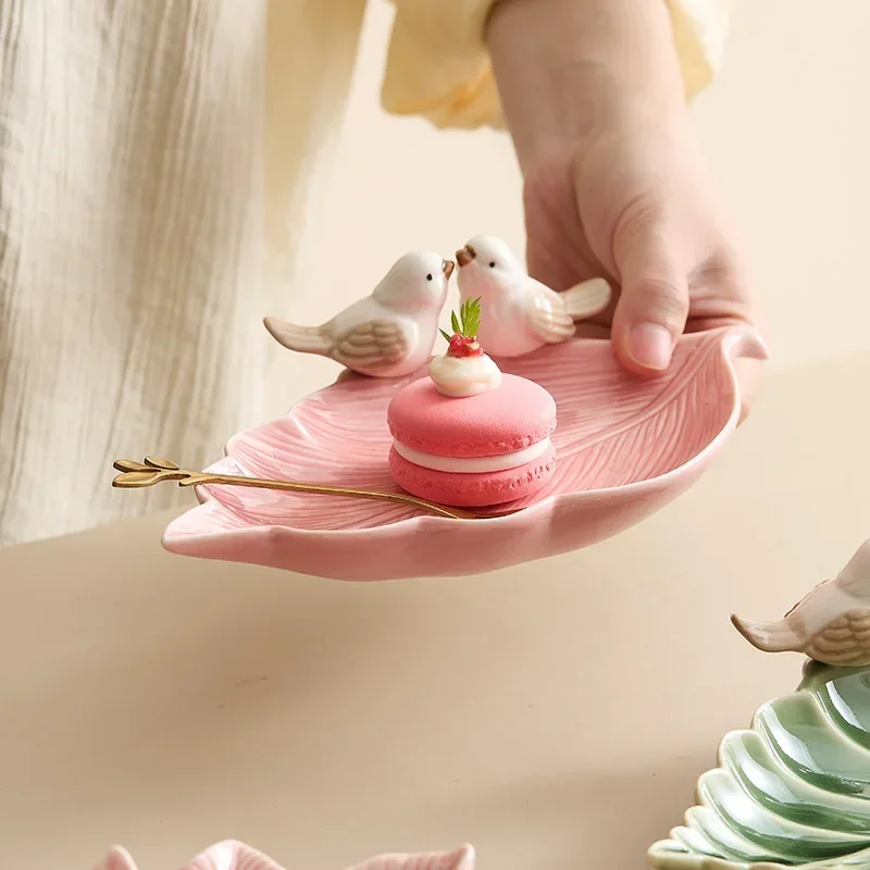 Bird Leaf Sculpture Snack Plate Ceramic Jewelry Storage Plate Creative Storage Rack Dish Display Home Tea Table Desktop Decor