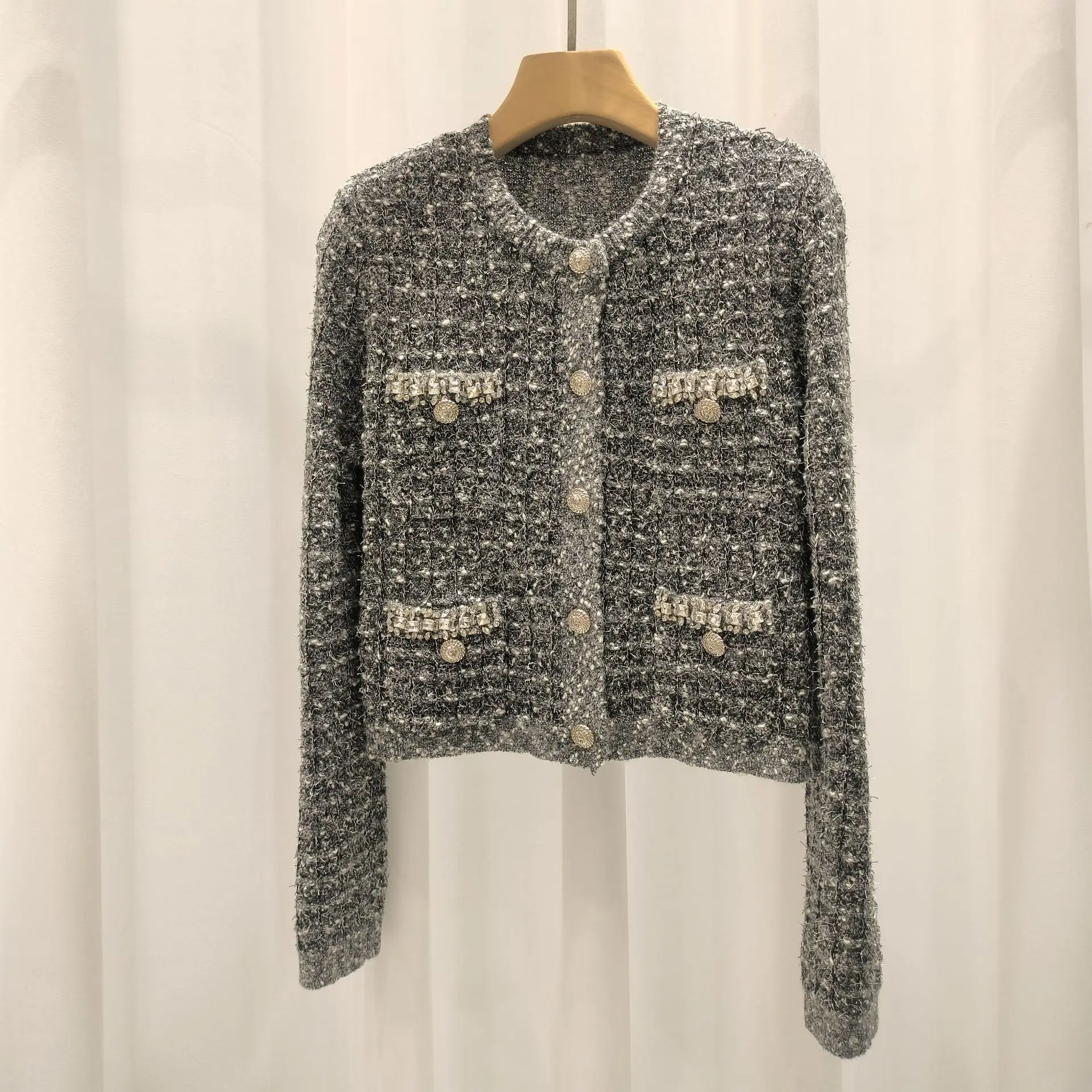 

Высококачественная версия Парижский круглый открытый кардиган Jaet с золотым синим модным бриллиантовым декором Ele