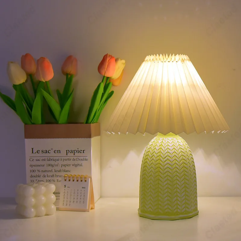 Creative Retro and Simple LED Pleated Ceramic Desk Lamp Bedroom Study Bedside Decoration Atmosphere Night Light