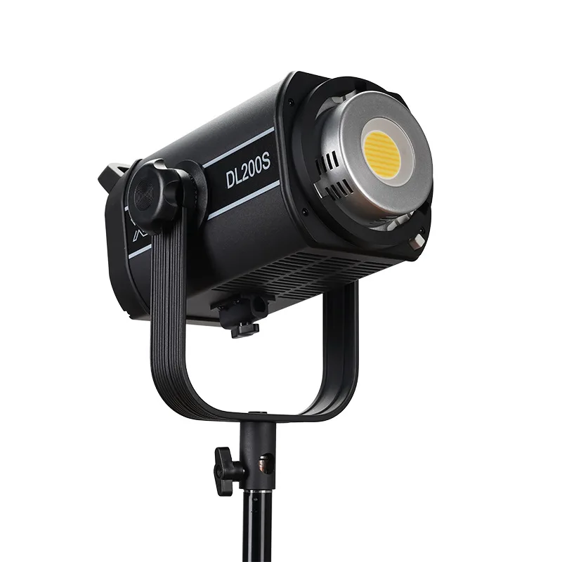 

Live stream light 200 normally on fill light 300 photo fill light 500 film and television stage lighting photography