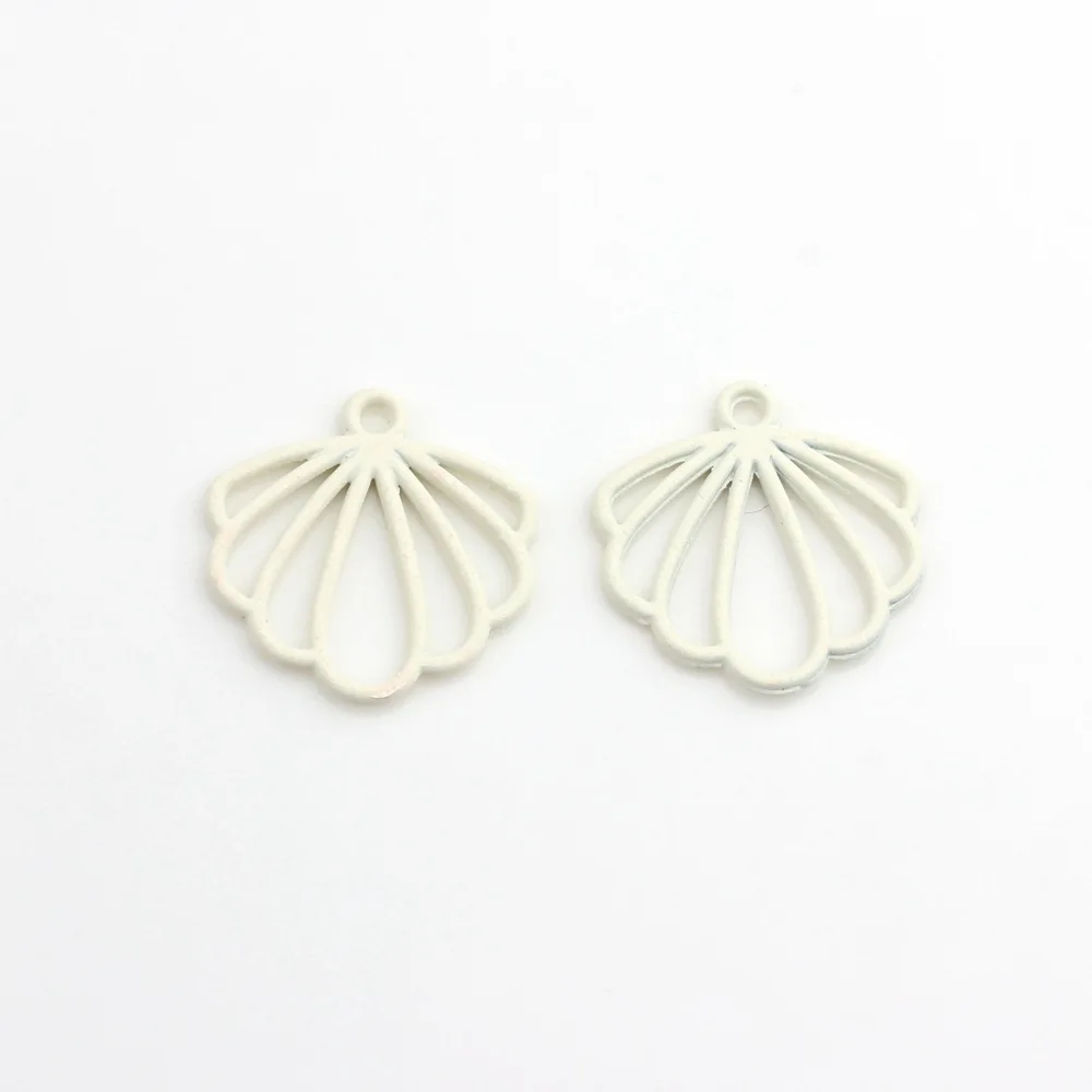 5ชิ้นคุณภาพสูง21 × 20มม. จี้หอยเชลล์กลวงออกแบนมีเสน่ห์สังกะสีน่ารักเครื่องประดับ DIY ต่างหูทำเครื่องประดับ