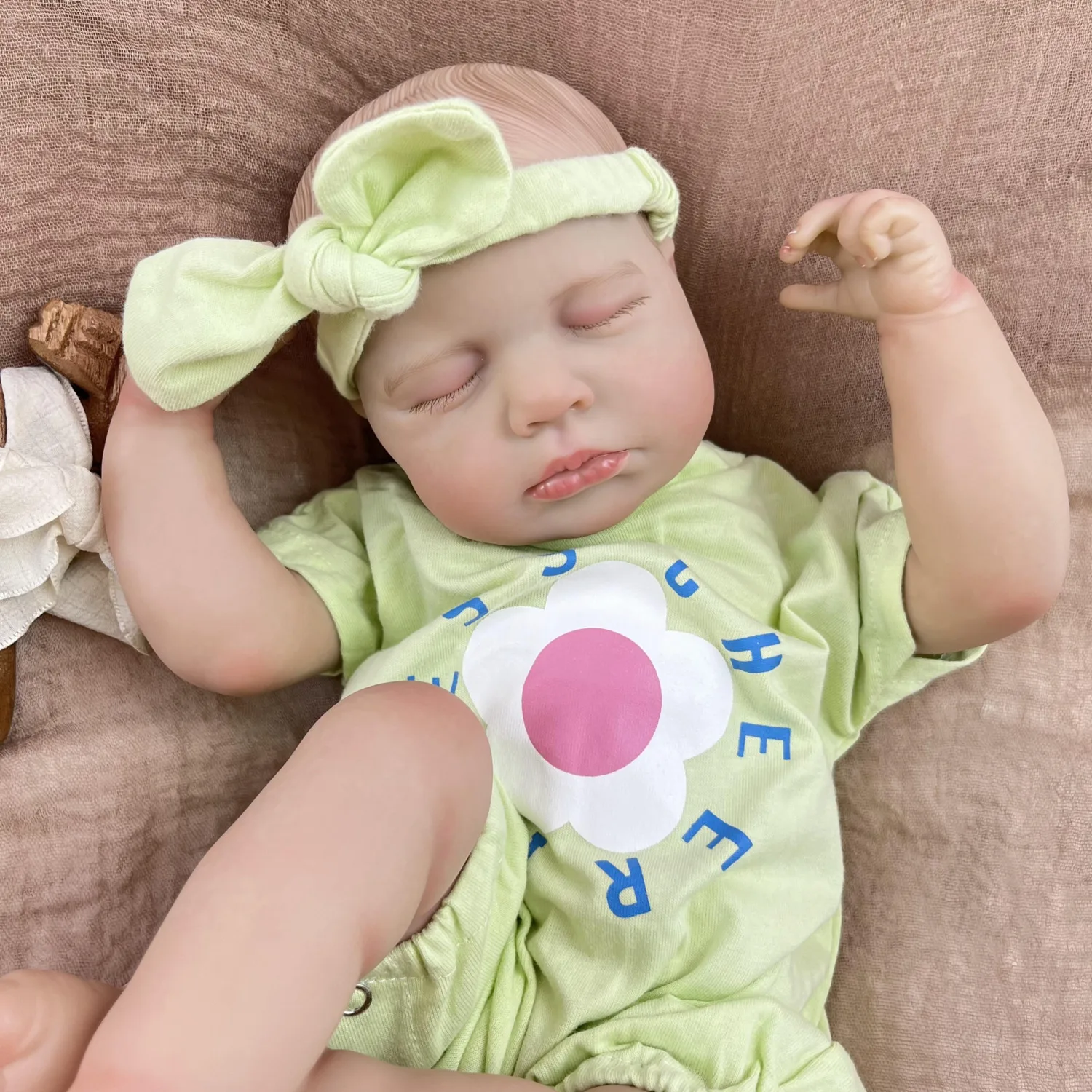 

BZDOLL Real-Looking 19 Inch 48 CM Reborn Baby Doll Toy, Featuring 3D-Skin Cloth Body, an Ideal Fashion Birthday Present