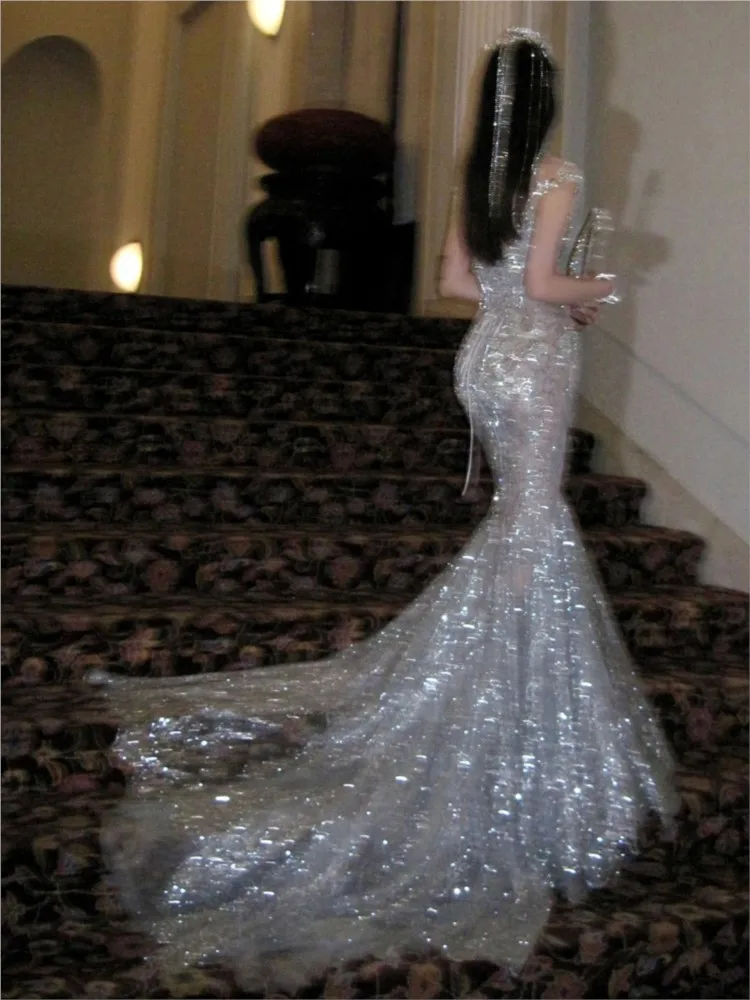 A luxurious fishtail light main stand-up collar new dress with grand style