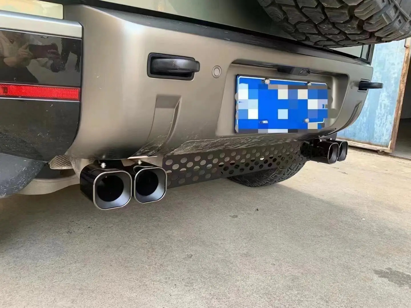 Exhaust Tips Fit For Rr Defender 2020+ Circle/Square Type Black