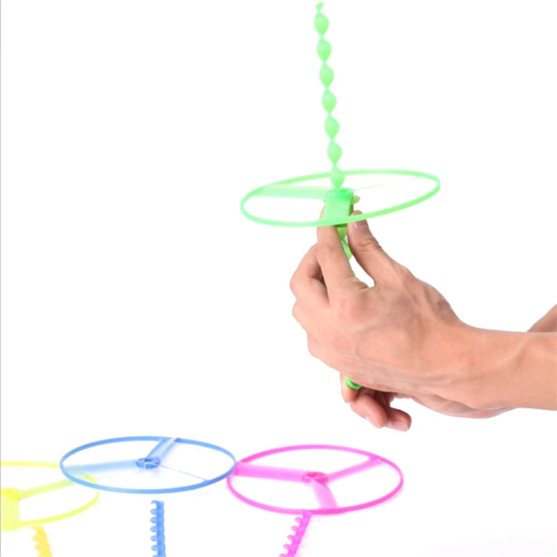 5PCS Twisty Flying Saucers Helicopters Outdoor Bamboo Dragonfly Plastic Handle Classic Toys Party Favors[Random Color]