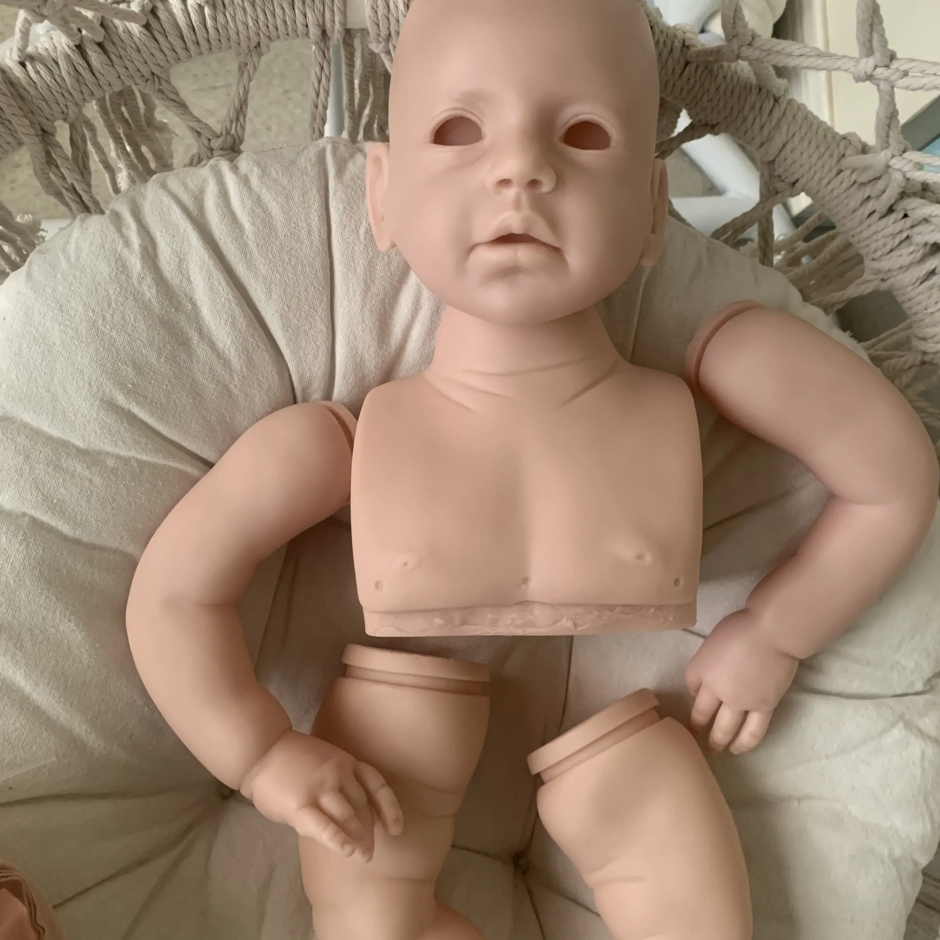 DLS 25 بوصة Reborn ISABELLA Doll Kit طفل الأميرة فتاة لمسة ناعمة أجزاء الدمية غير المكتملة