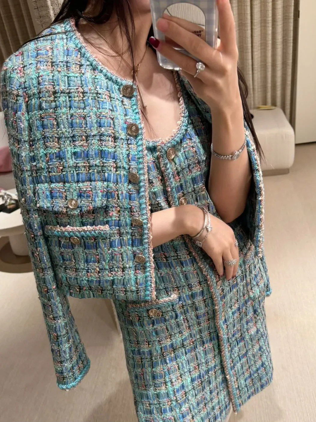 

Autumn 2025 New Sle Blue een Tweed round Ne Single Button ort Quilted Jaet Women's Faion Outerwear Small Fraanc...