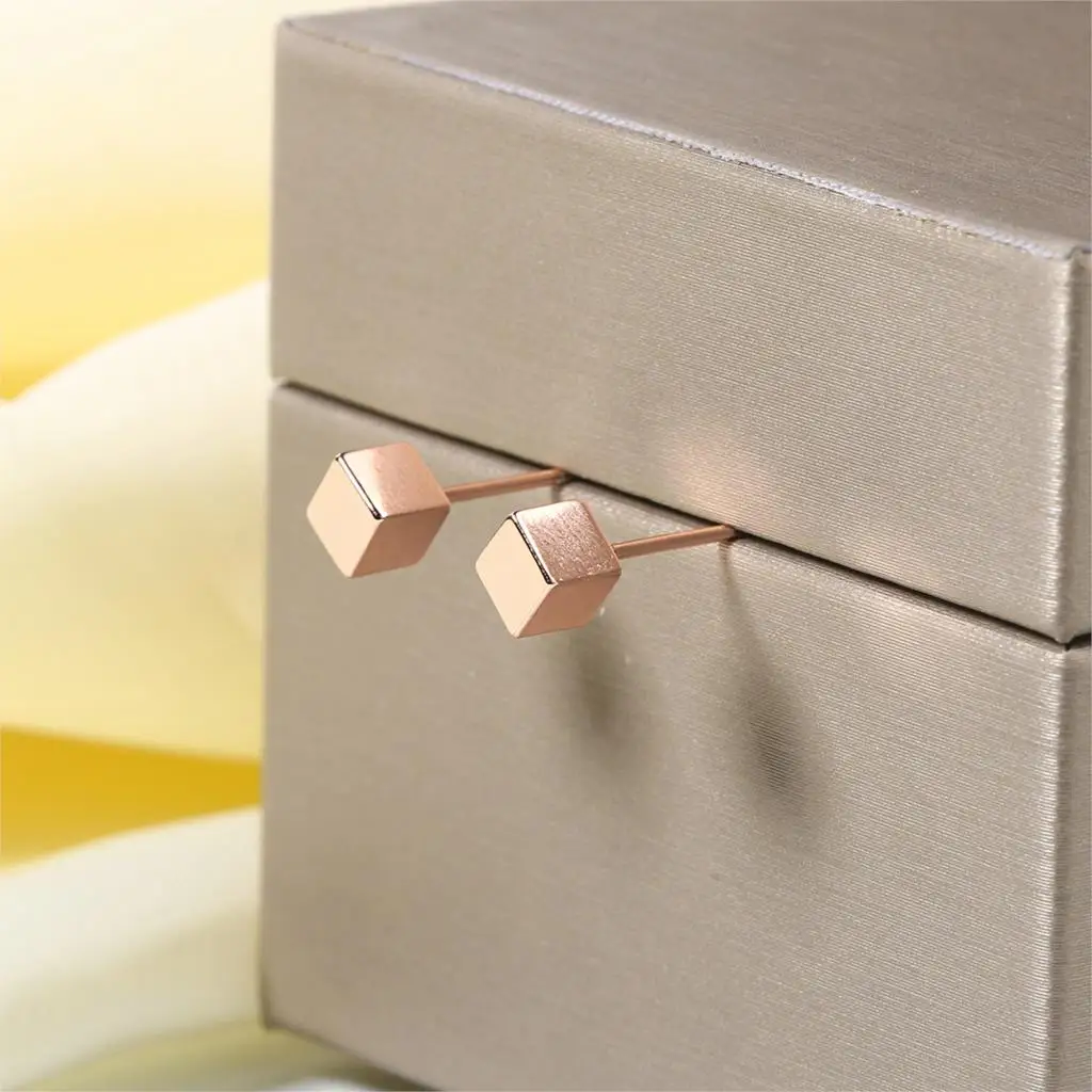 Simple Cute Cube Shaped Geometric Stud Earrings For Women Rose Gold Color For Female Daily Party Gift Fashion Jewelry E536